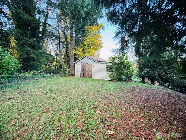 a house view with a outdoor space