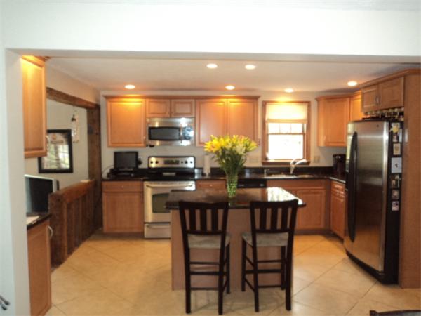 17 Burnap Road Sutton, MA 01590 - Photo 3 of 28