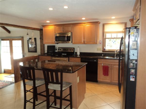 17 Burnap Road Sutton, MA 01590 - Photo 4 of 28