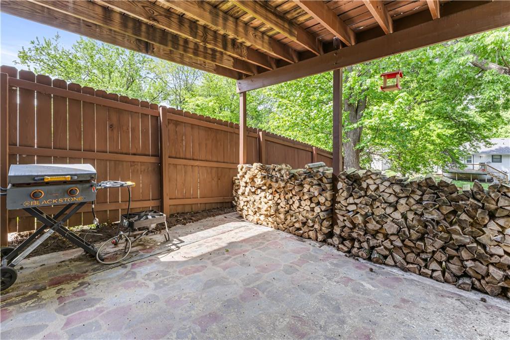 802 South Woodbine Road St. Joseph, MO 64507 - Photo 23 of 31