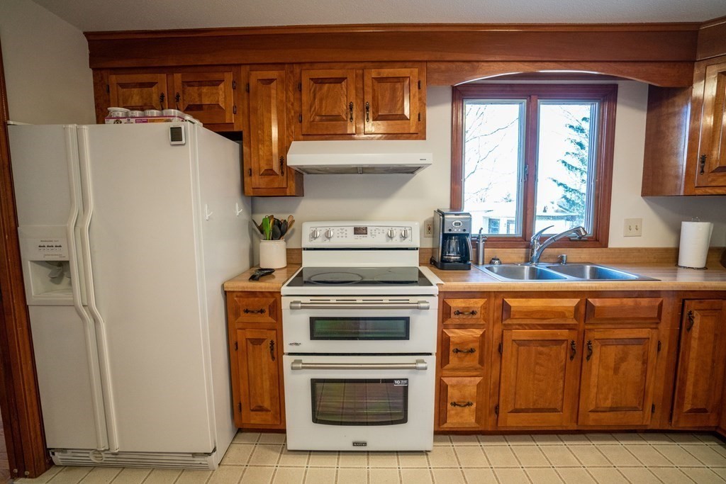 73 North Maple Street Hadley, MA 01035 - Photo 13 of 42