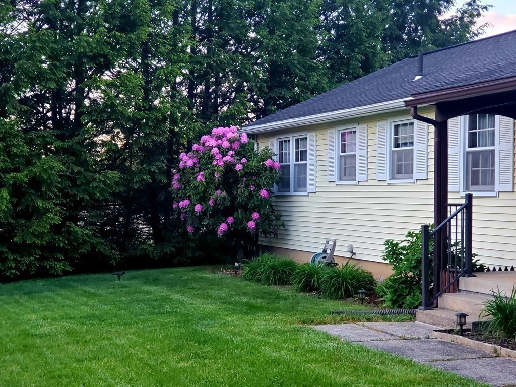 73 North Maple Street Hadley, MA 01035 - Photo 4 of 42