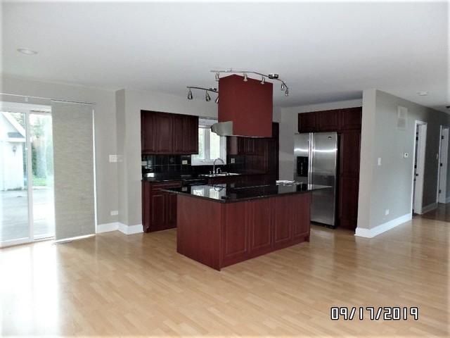 36 Chestnut Road Northbrook, IL 60062 - Photo 3 of 16