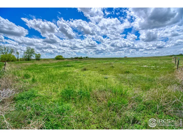 a view of an outdoor space