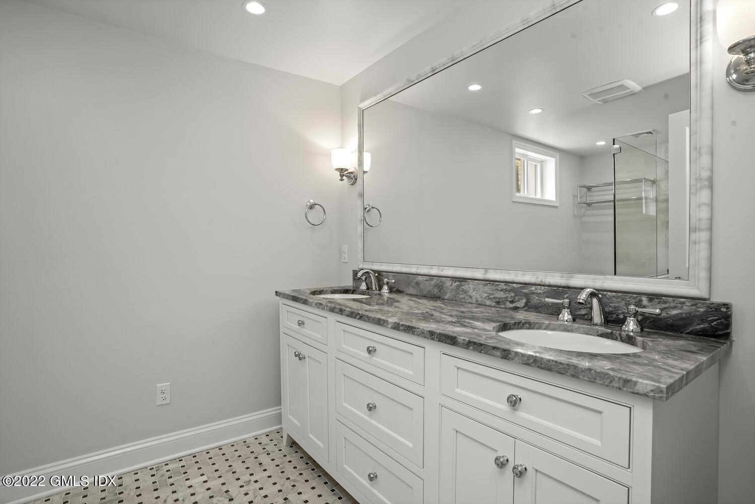 18 Cary Road Riverside, CT 06878 - Photo 8 of 10 18 Cary Rd Riverside CT 06878-large-006-