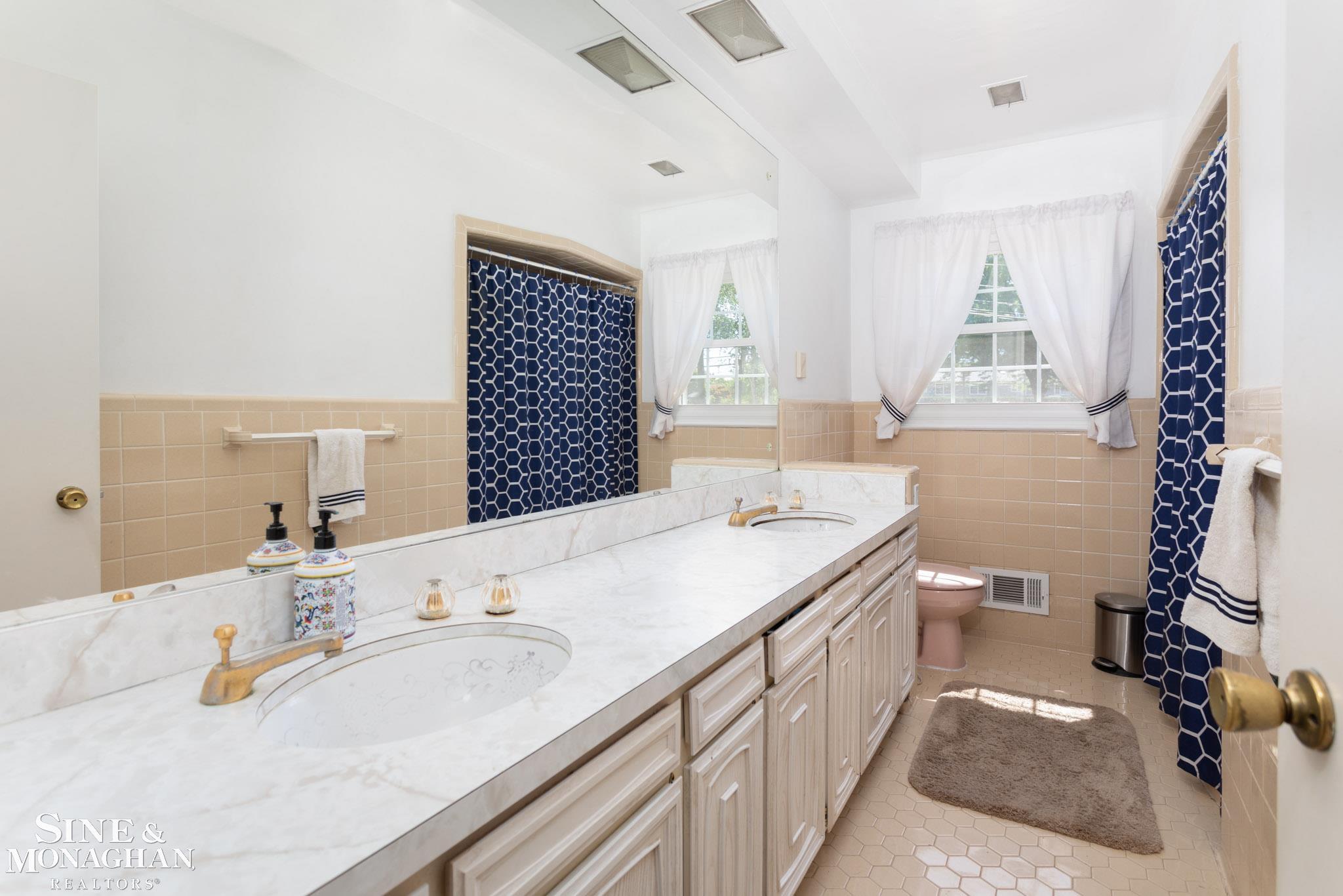 505 Thorntree Road Grosse Pointe, MI 48236 - Photo 15 of 42 50088821-14.JPG