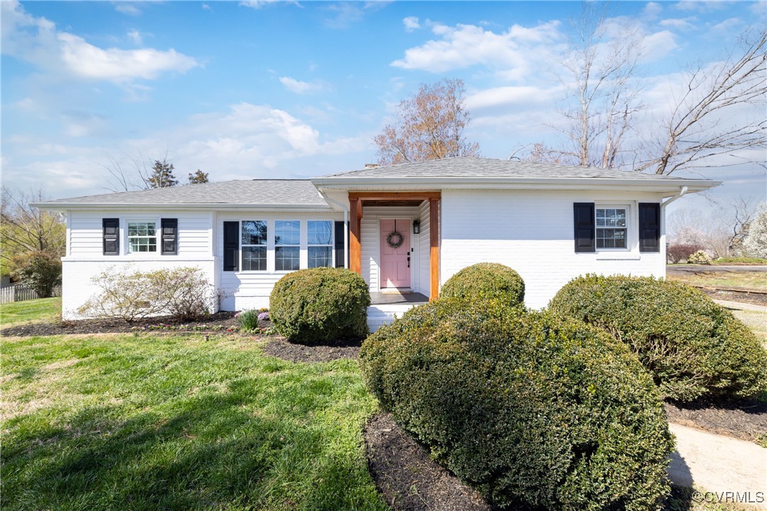 3057 West River Road Goochland, VA 23063 - Photo 1 of 35 Ranch-style home with a front yard