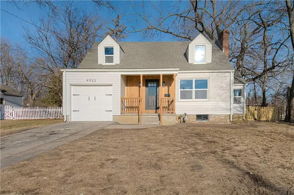 $410,000 | 4933 Parish Drive, Roeland Park, KS 66205