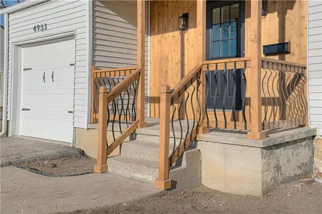 $420,000 | 4933 Parish Drive, Roeland Park, KS 66205