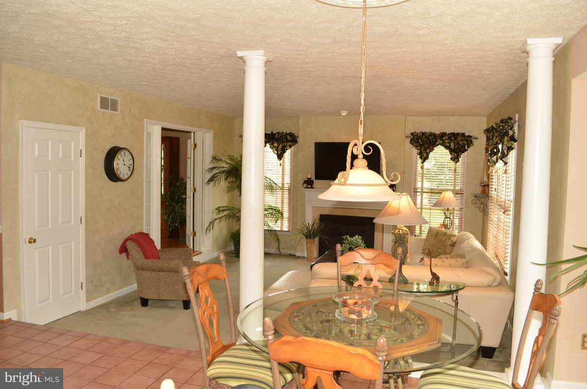 1465 Old Hickory Road Annapolis, MD 21409 - Photo 8 of 30 a living room with furniture