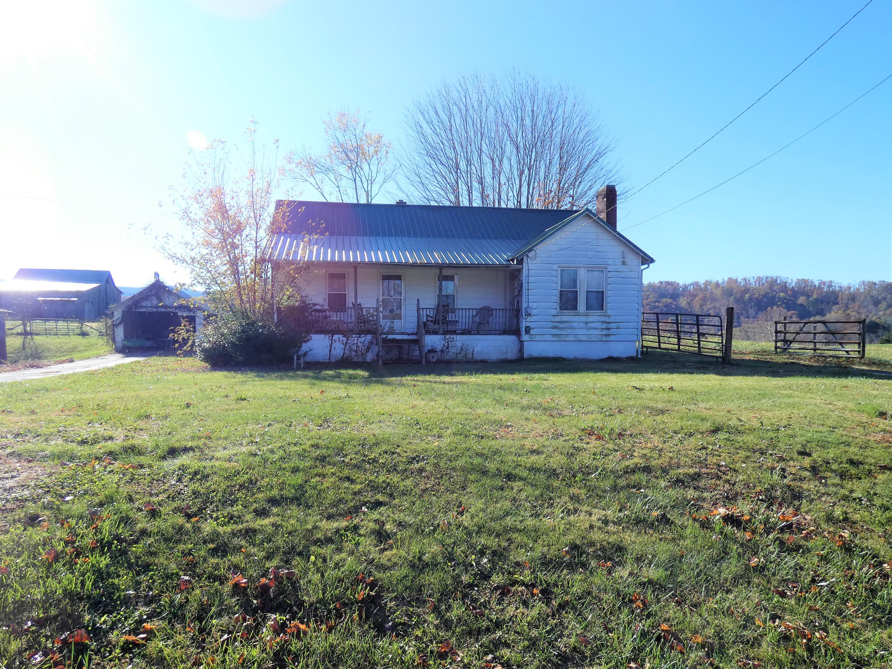 37290 Loves Mill Road Chilhowie, VA 24319 - Photo 1 of 21 P1020224 (2)