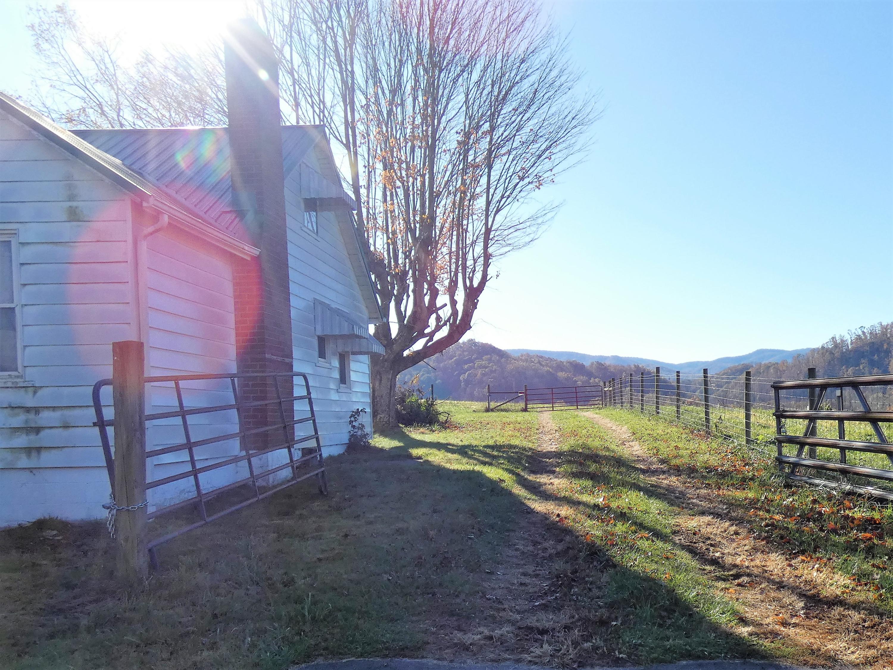 37290 Loves Mill Road Chilhowie, VA 24319 - Photo 5 of 21 P1020228 (2)