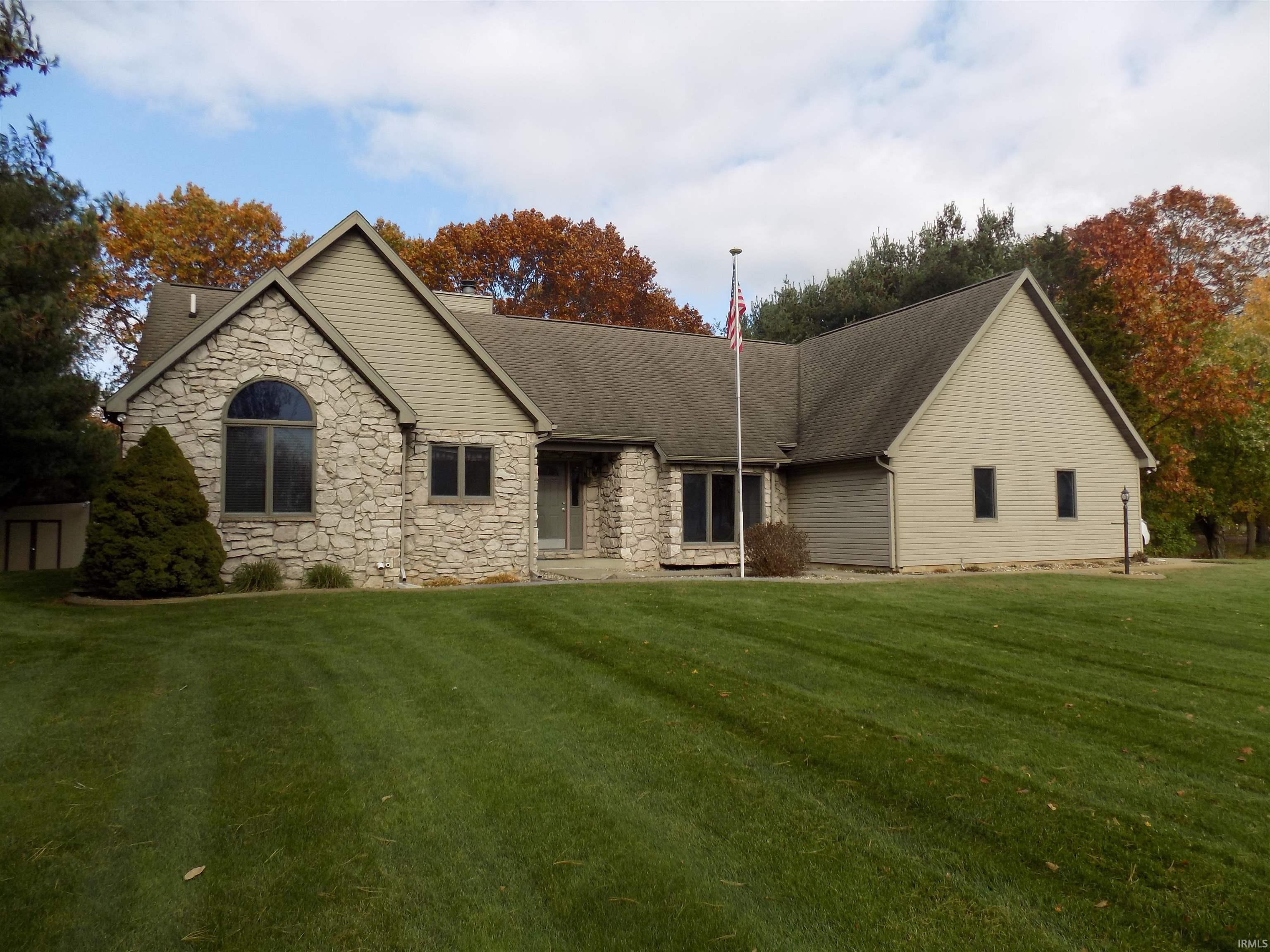 53231 Old Farm Road Elkhart, IN 46514 - Photo 1 of 36 Gallery Image 1