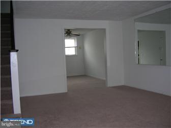 541 Hampden Road Upper Darby, PA 19082 - Photo 3 of 8