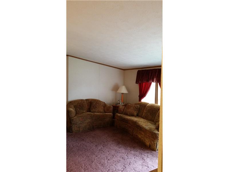 878 Clinton Frankfort Road Clinton, PA 15026 - Photo 5 of 21 Living Room.