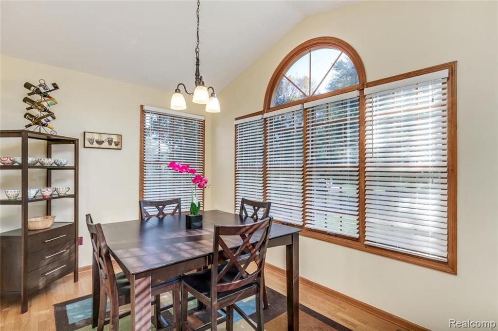 817 Wilwood Road Rochester Hills, MI 48309 - Photo 16 of 44