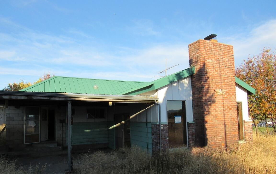 32227 Modoc Point Road Chiloquin, OR 97624 - Photo 1 of 11 Front