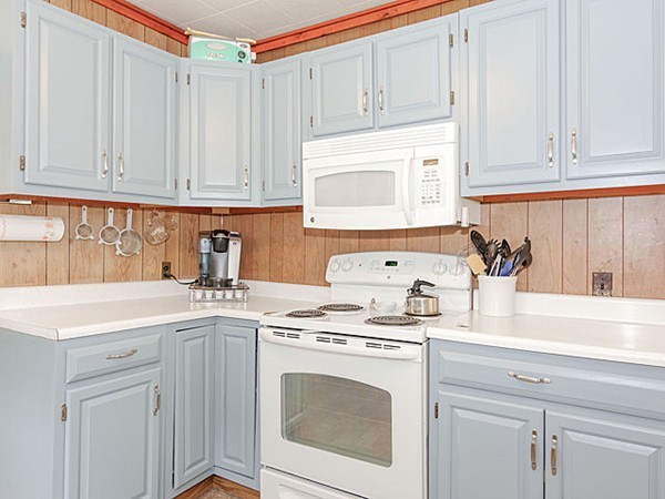 48 Trapelo Road Waltham, MA 02452 - Photo 4 of 24 Gallery Image 4