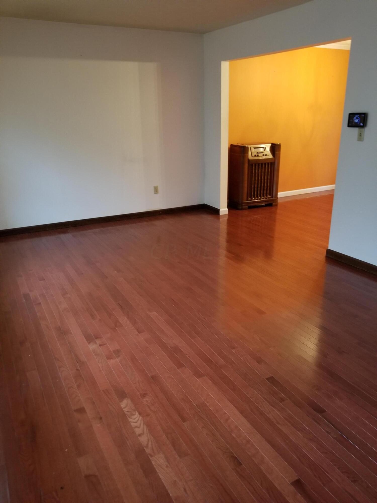 1835 Fairhaven Road Columbus, OH 43229 - Photo 12 of 39 20211112_144549