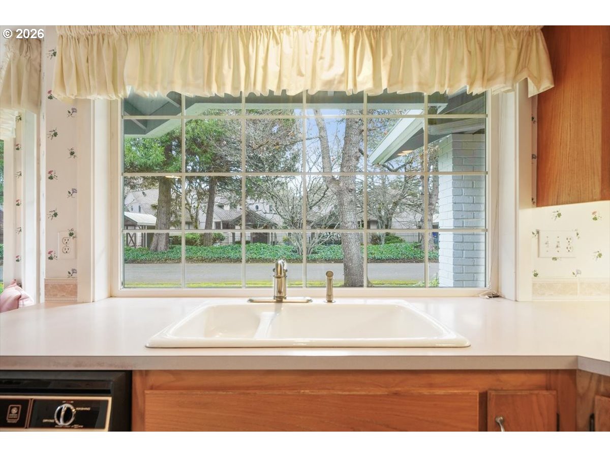 1376 Brickley Road Eugene, OR 97401 - Photo 23 of 48 a black and white photo of a room