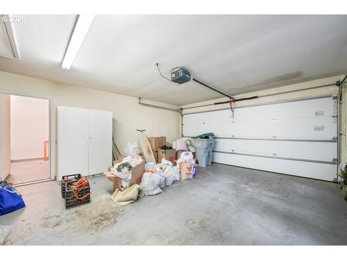 1376 Brickley Road Eugene, OR 97401 - Photo 46 of 48 a view of a garage