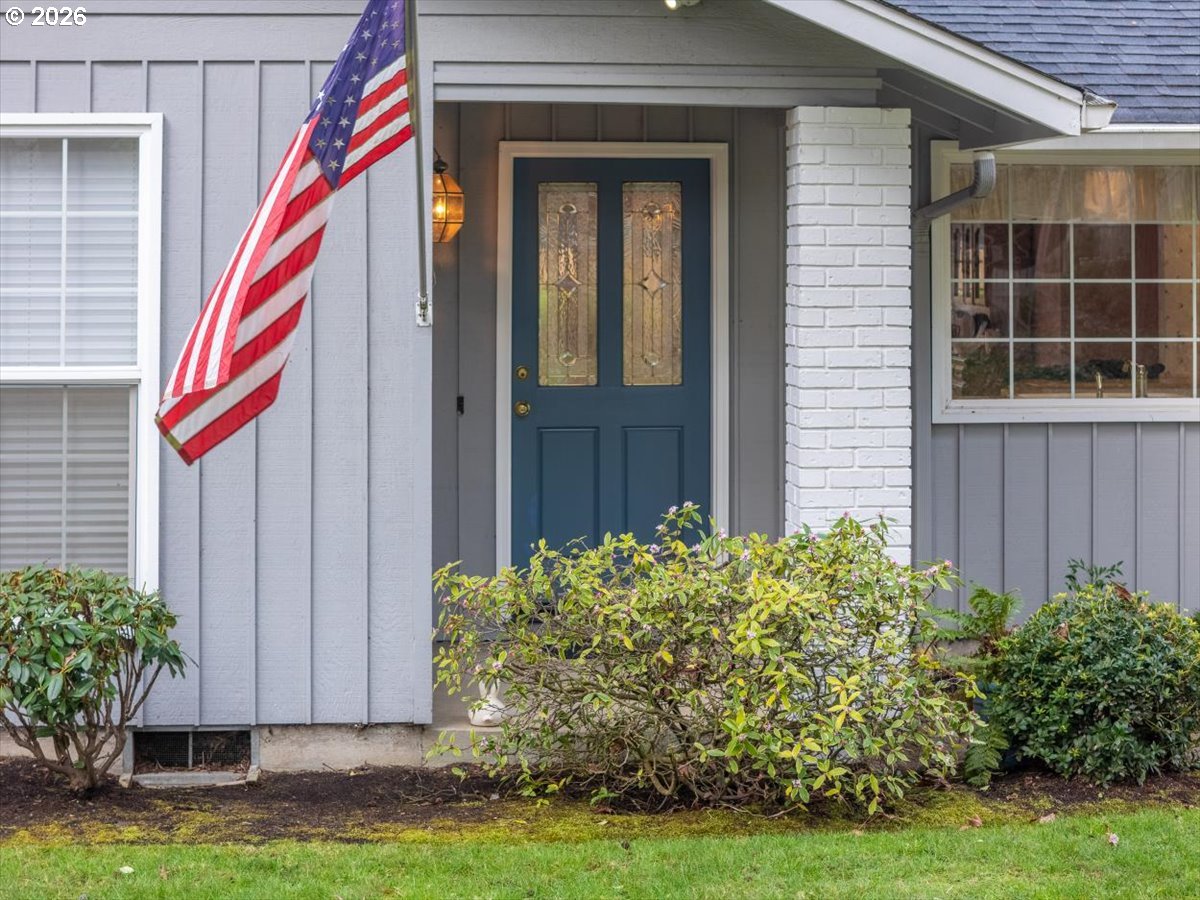 1376 Brickley Road Eugene, OR 97401 - Photo 9 of 48 a front view of a house with garden