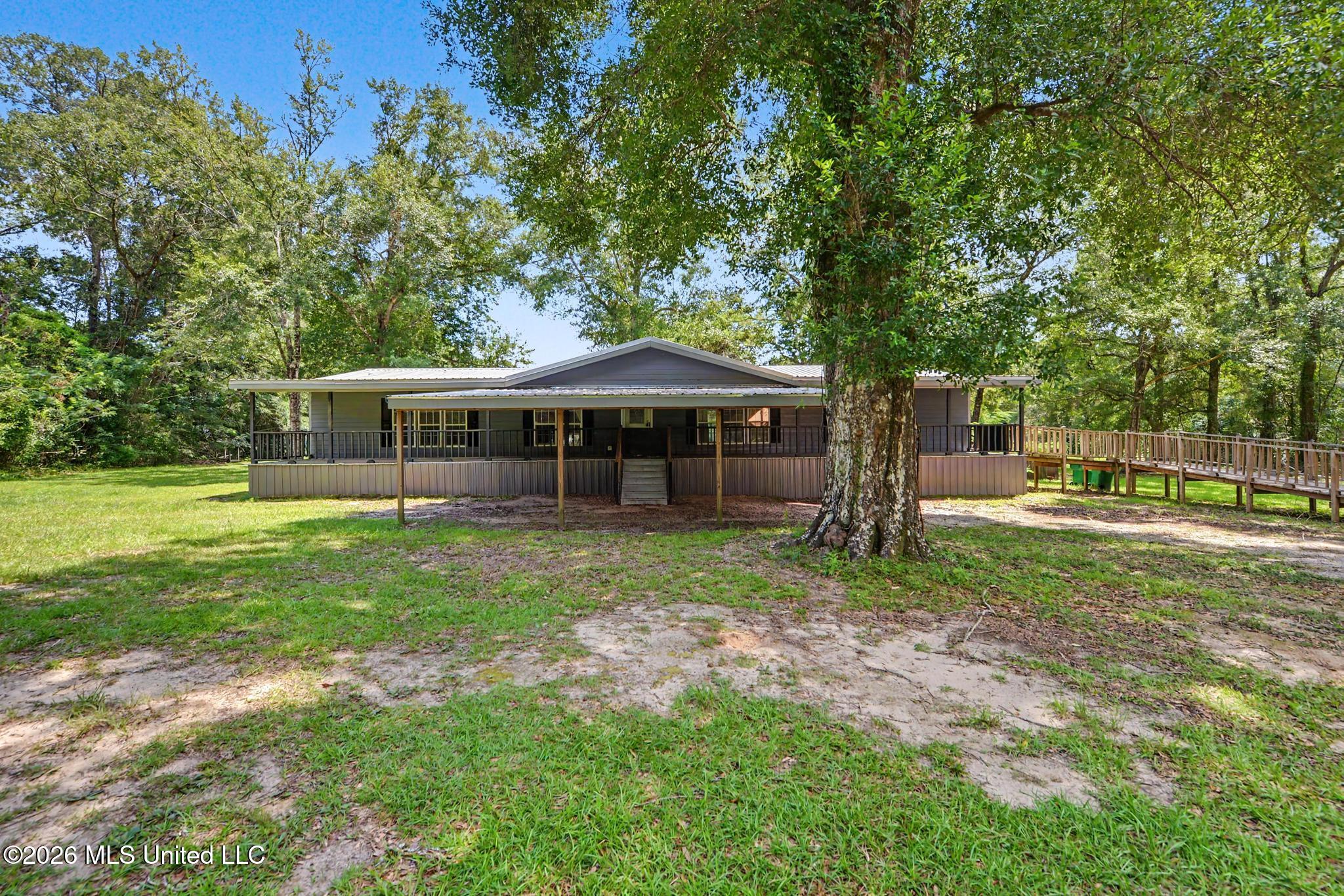 2916 Lee Pierce Road Moss Point, MS 39562 - Photo 1 of 29 001
