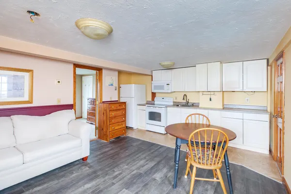 $345,000 | 359 Ocean Boulevard, Unit 24, Hampton, NH 03842