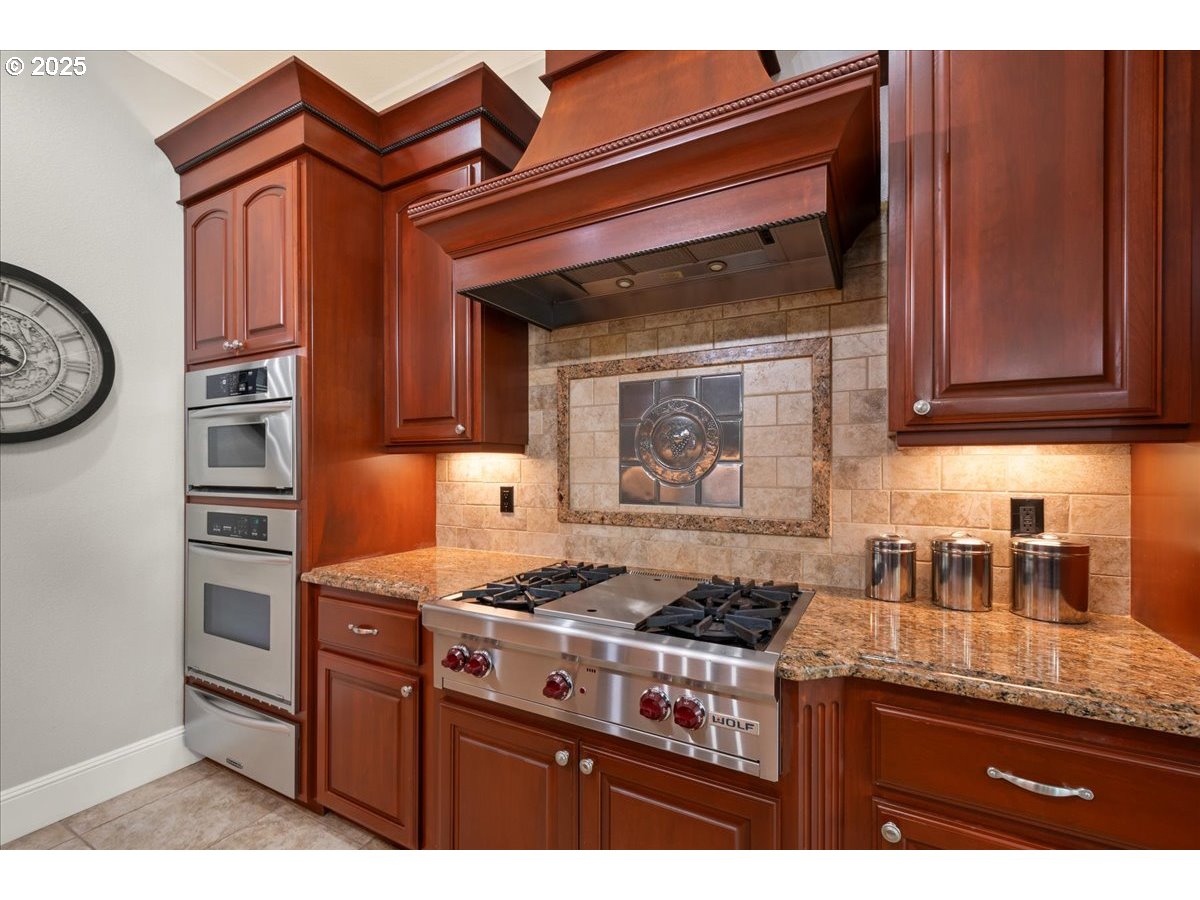 904 Northeast 224th Circle Ridgefield, WA 98642 - Photo 15 of 48 Kitchen