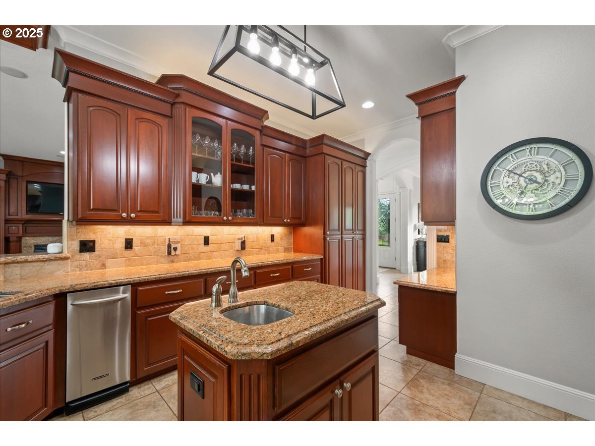 904 Northeast 224th Circle Ridgefield, WA 98642 - Photo 17 of 48 Kitchen