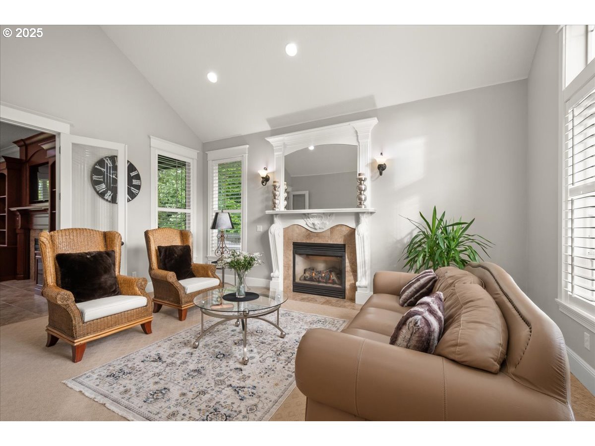 904 Northeast 224th Circle Ridgefield, WA 98642 - Photo 6 of 48 Living Room