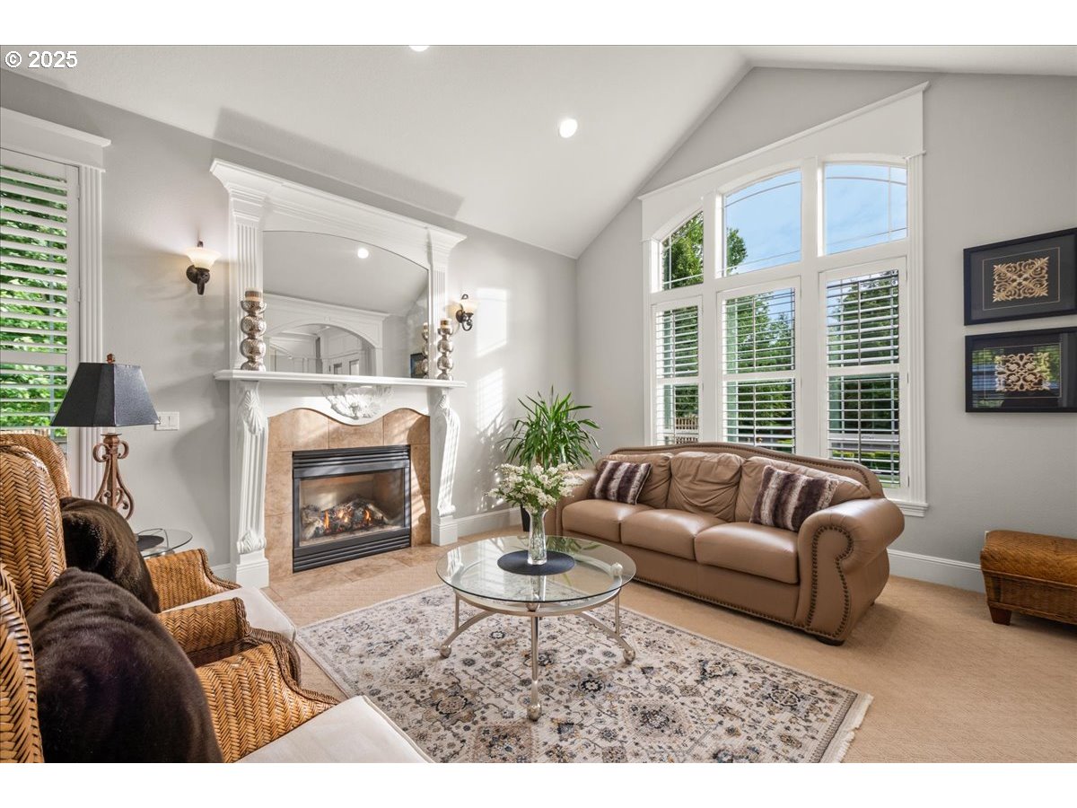 904 Northeast 224th Circle Ridgefield, WA 98642 - Photo 7 of 48 Living Room