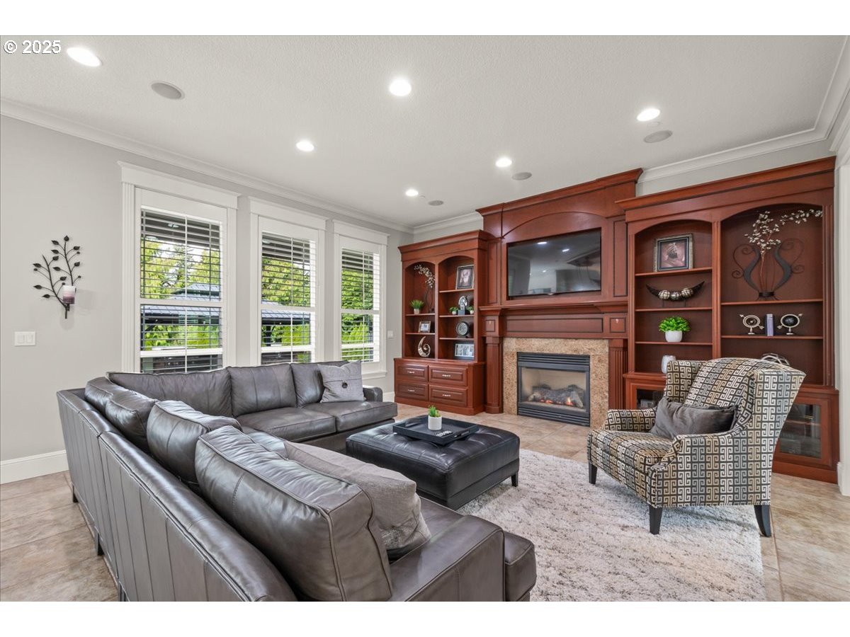 904 Northeast 224th Circle Ridgefield, WA 98642 - Photo 9 of 48 Great Room