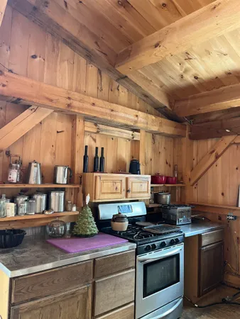 $199,500 | 2924 New Duck Pond Road, Sheffield, VT 05866