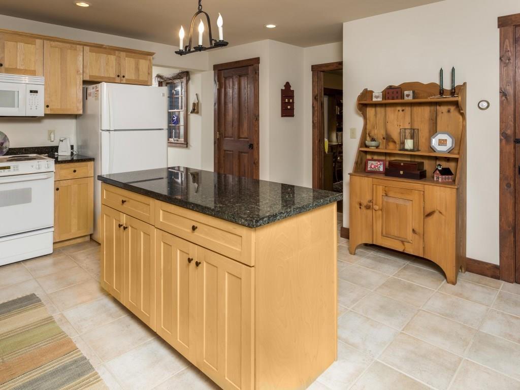 662 Back River Road Boothbay, ME 04537 - Photo 4 of 35 Kitchen