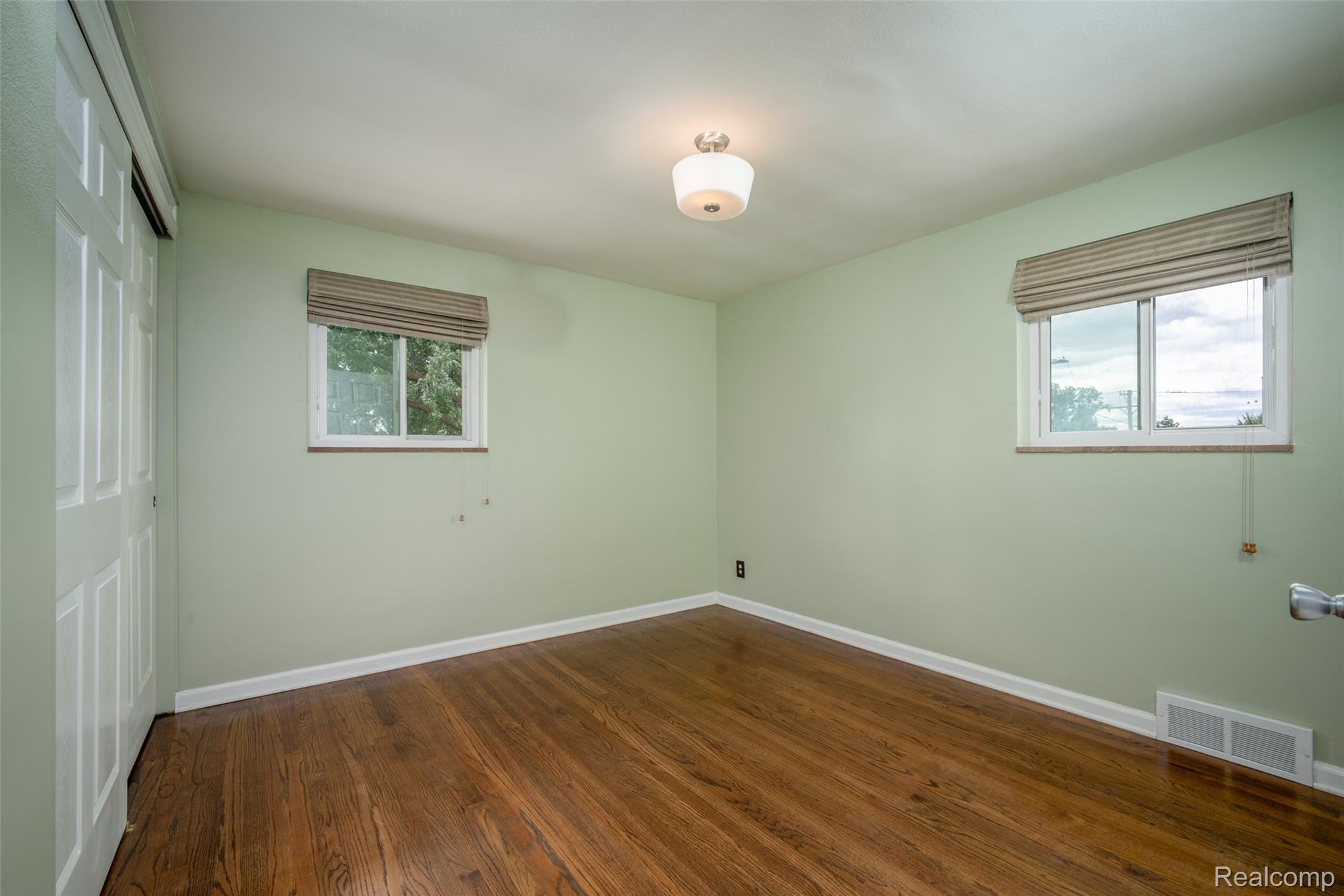 11026 Middlebelt Road Livonia, MI 48150 - Photo 13 of 22 13.jpg