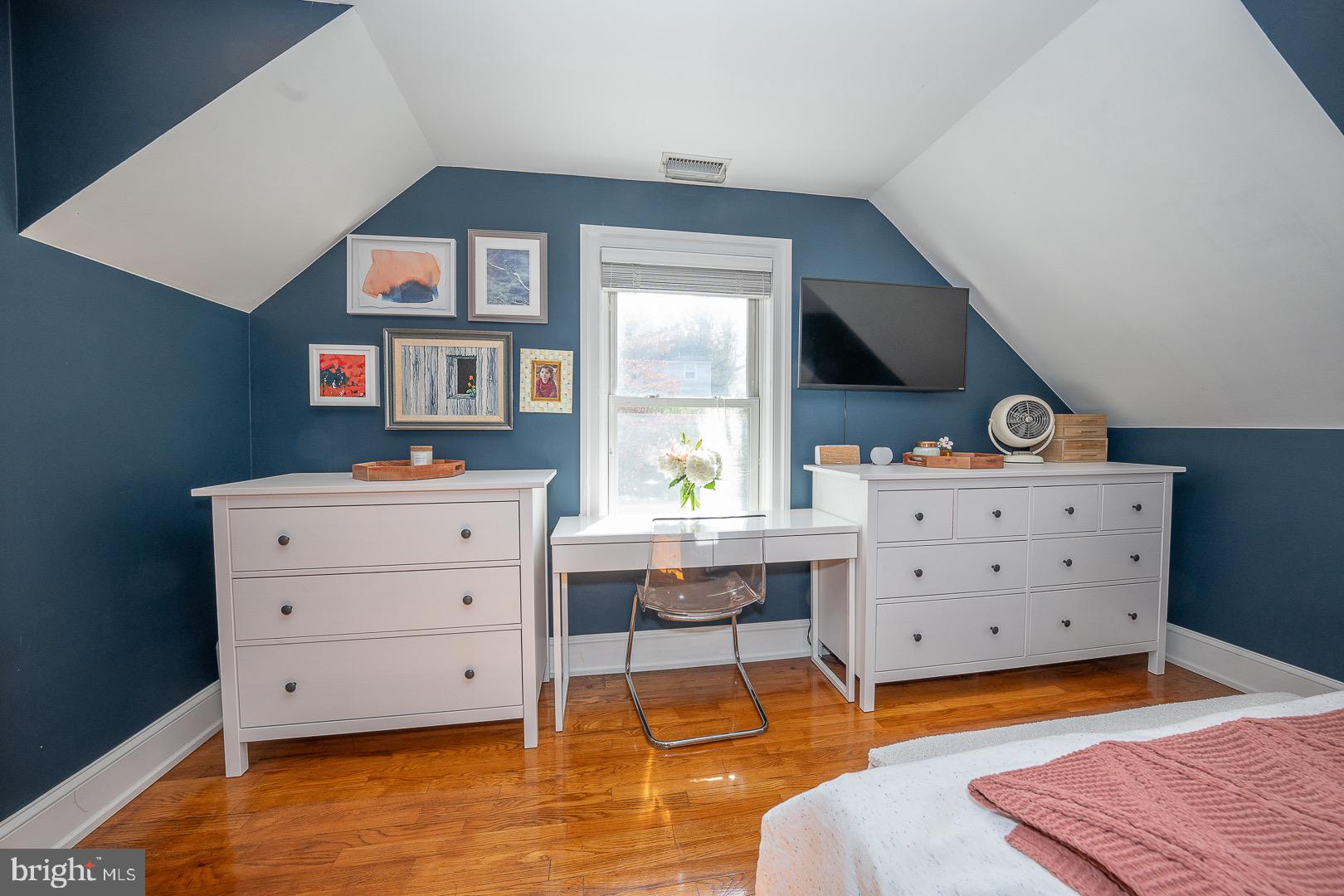 107 Radnor Road Wayne, PA 19087 - Photo 15 of 42 Primary Bedroom