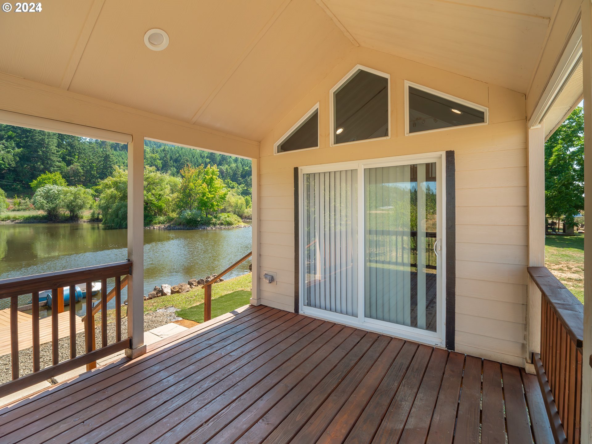 1646 Southwest Duke Road Sutherlin, OR 97479 - Photo 9 of 19 Gallery Image 9