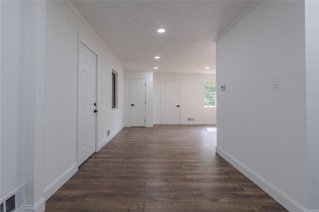 5207 Dixie Lake Road Union City, GA 30291 - Photo 4 of 29