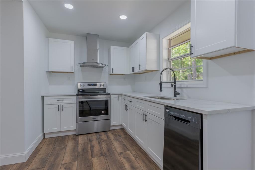 5207 Dixie Lake Road Union City, GA 30291 - Photo 6 of 29