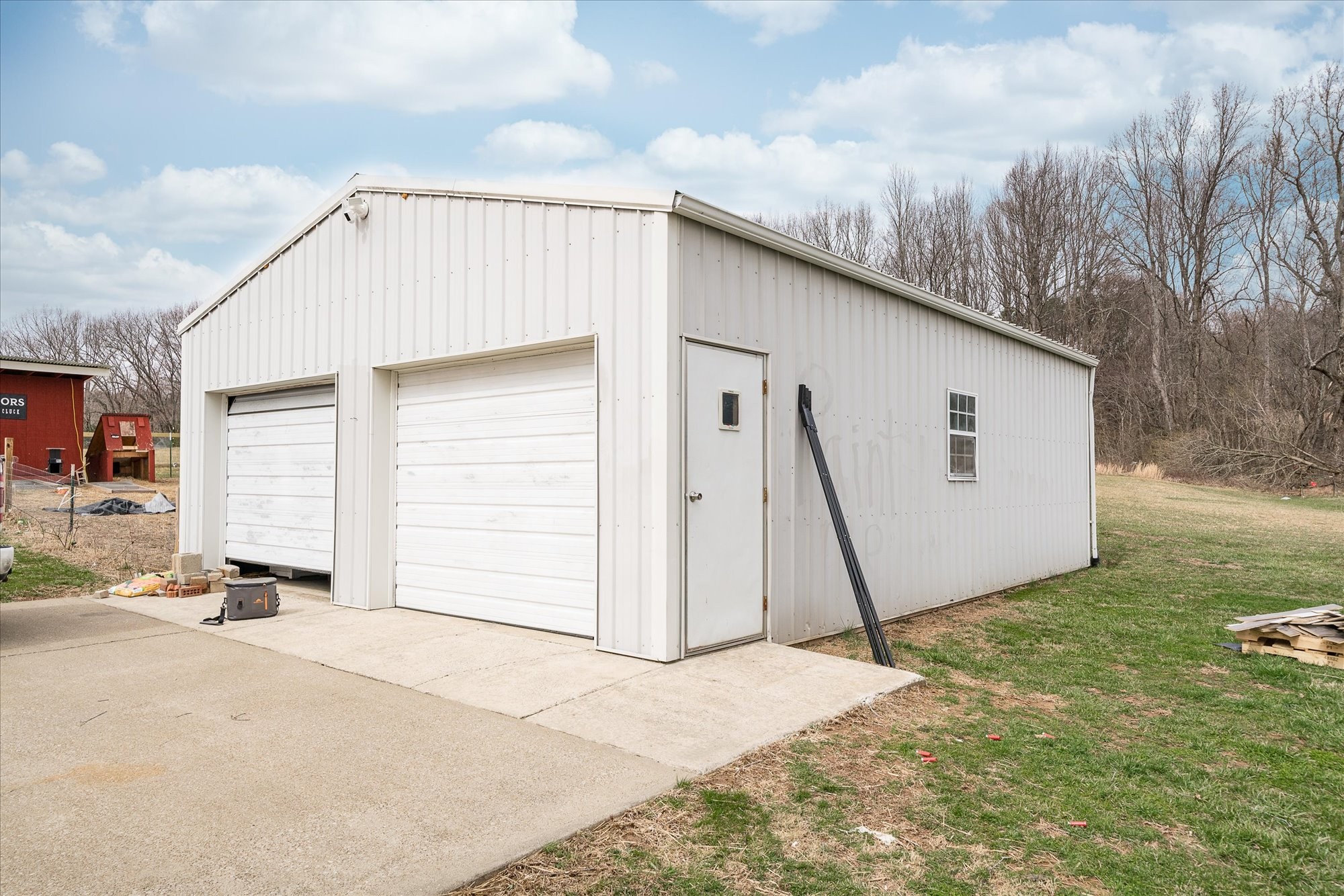 11216 Clay County Highway Moss, TN 38575 - Photo 31 of 40 a view of a house with backyard and a tree
