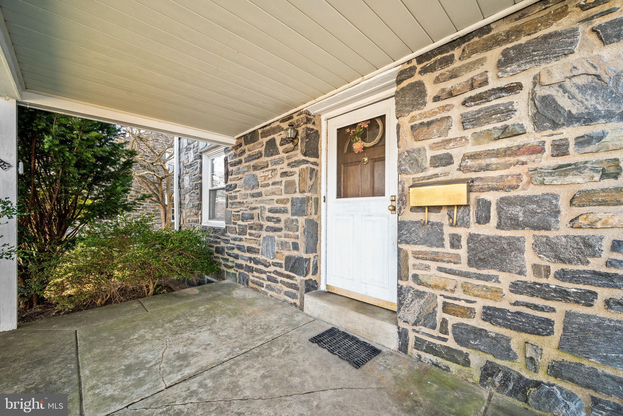 28 Thornridge Road Springfield, PA 19064 - Photo 4 of 26 Cozy Front Porch