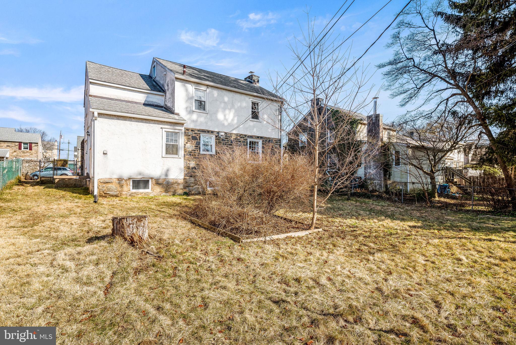 28 Thornridge Road Springfield, PA 19064 - Photo 5 of 26 Large Level Backyard