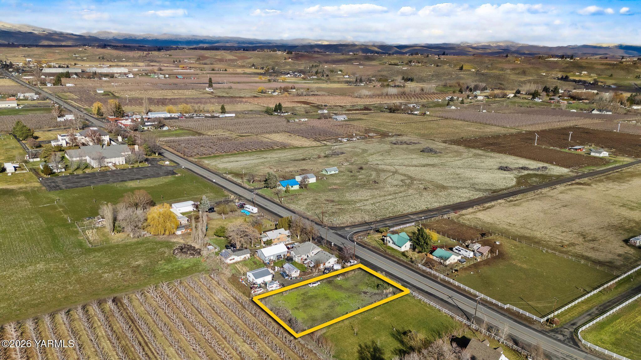 15660 Summitview Road Cowiche, WA 98923 - Photo 6 of 10 6_15660 Sumitview Rd Aerials-6 prop