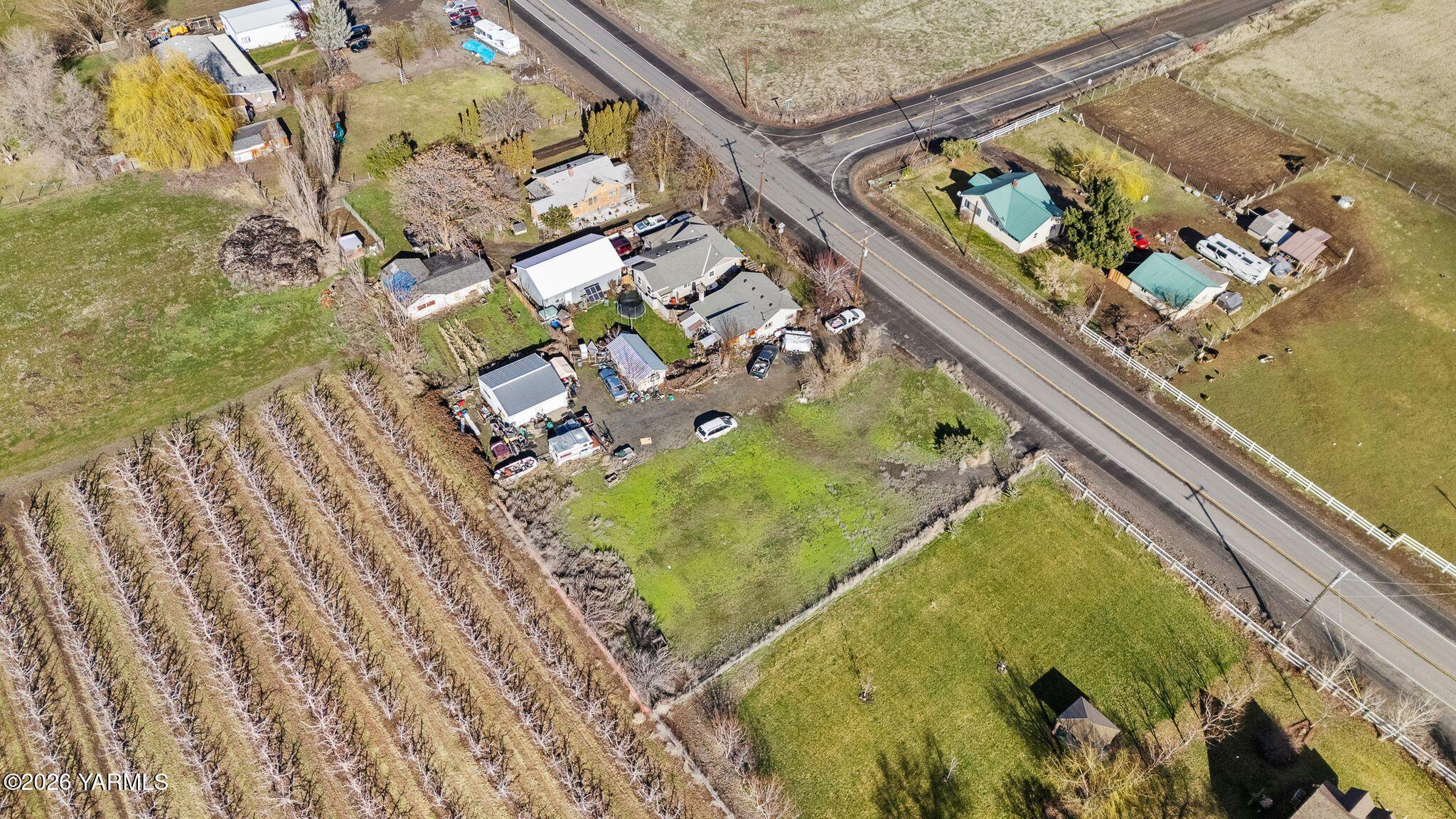 15660 Summitview Road Cowiche, WA 98923 - Photo 7 of 10 7_15660 Sumitview Rd Aerials-7 copy