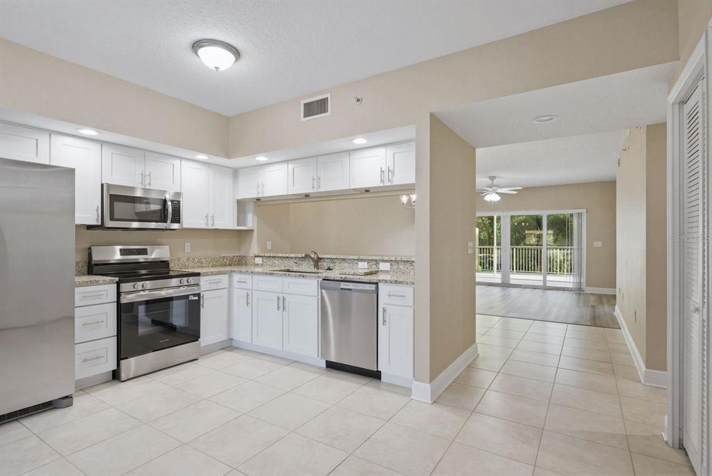 960 Starkey Road, Unit 5105 Largo, FL 33771 - Photo 3 of 32