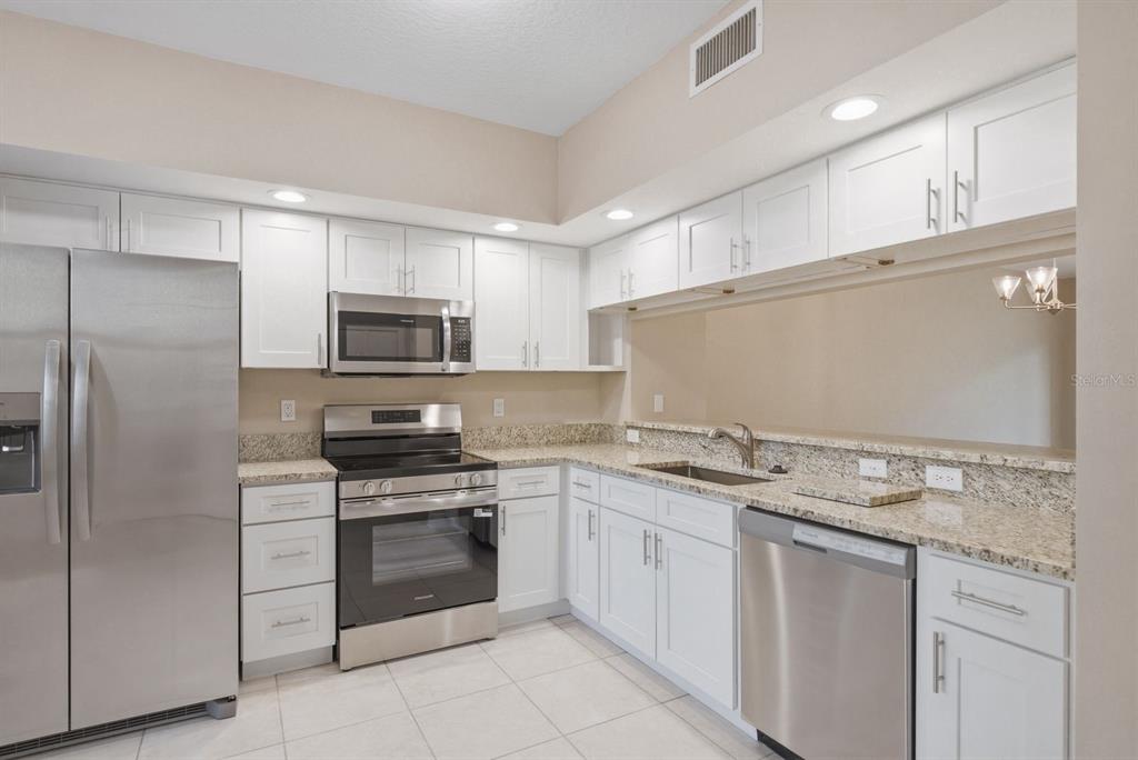 960 Starkey Road, Unit 5105 Largo, FL 33771 - Photo 10 of 32
