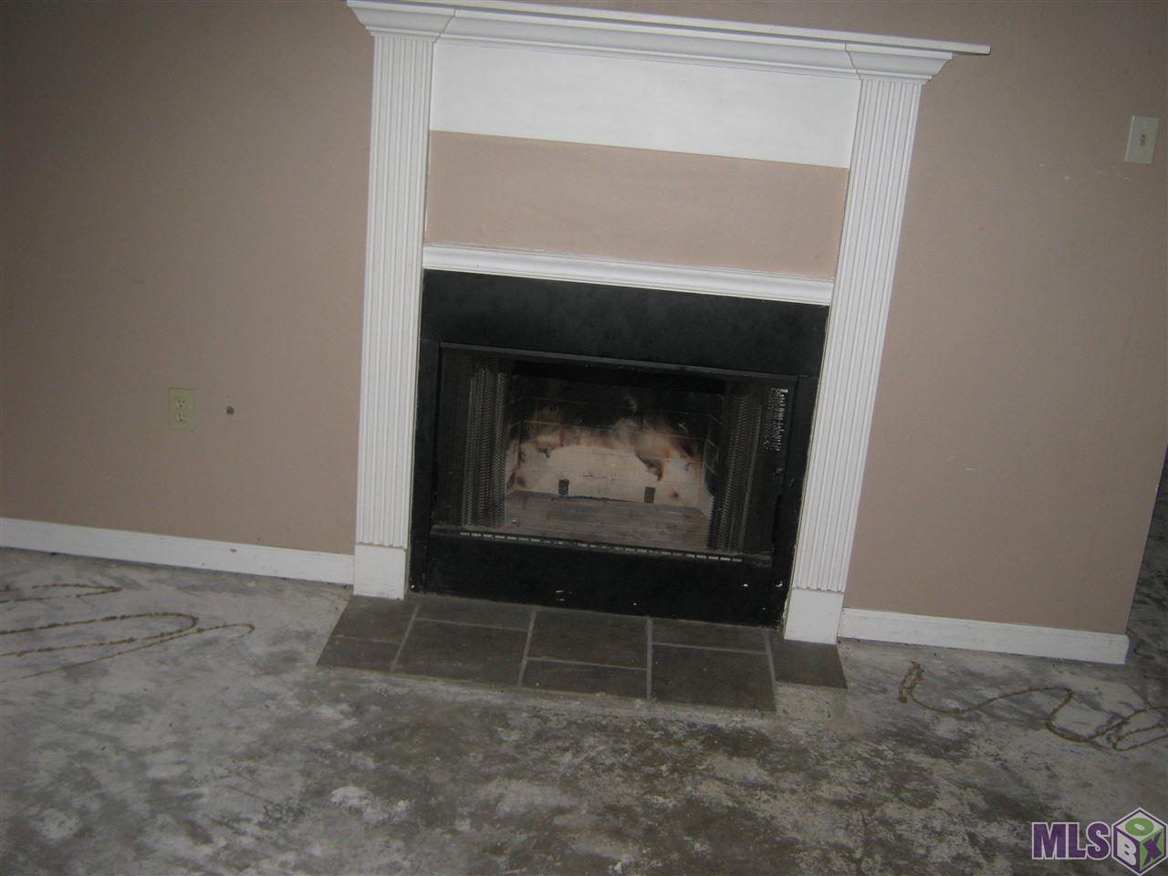 7245 Pettit Road Baker, LA 70714 - Photo 6 of 11 Den