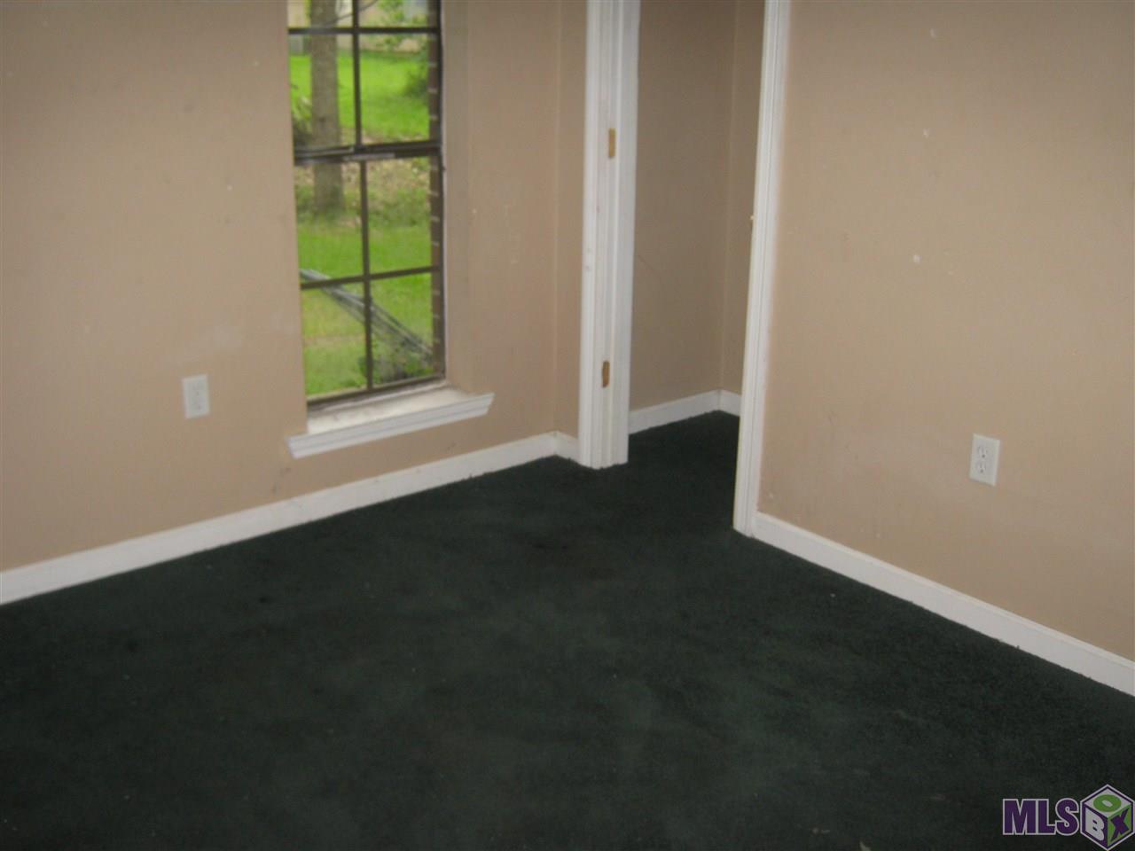 7245 Pettit Road Baker, LA 70714 - Photo 8 of 11 Livingroom