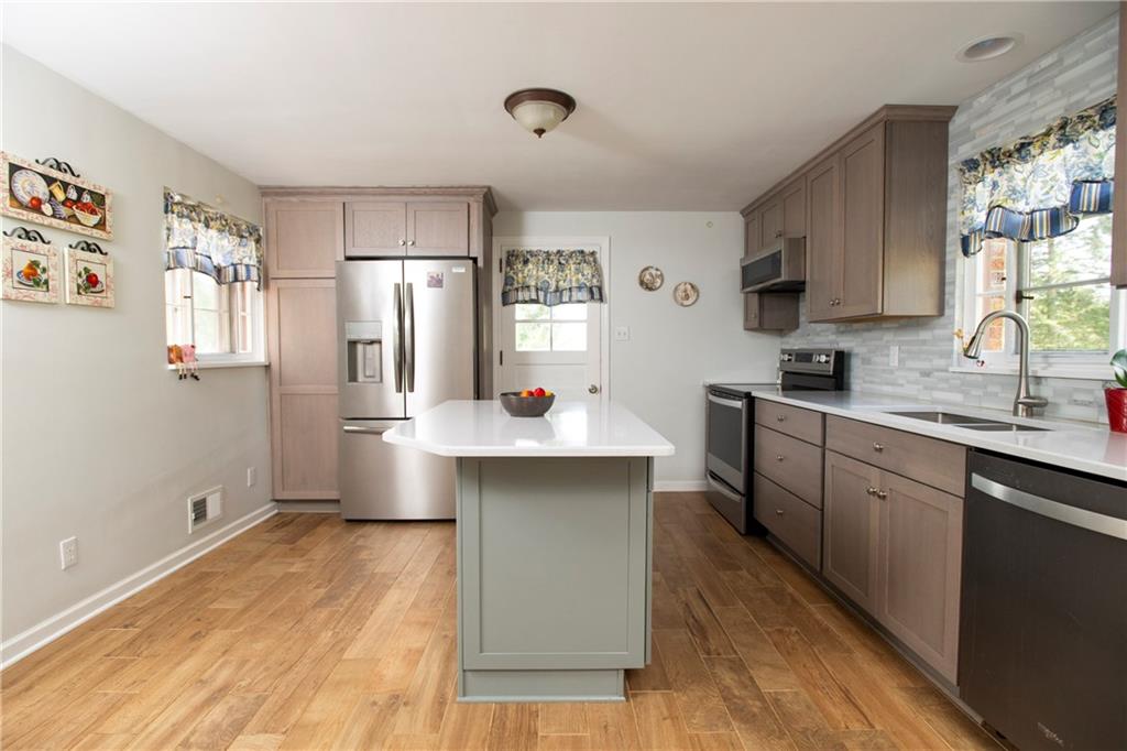 417 Hillwood Road Pittsburgh, PA 15209 - Photo 9 of 46 Gallery Image 9